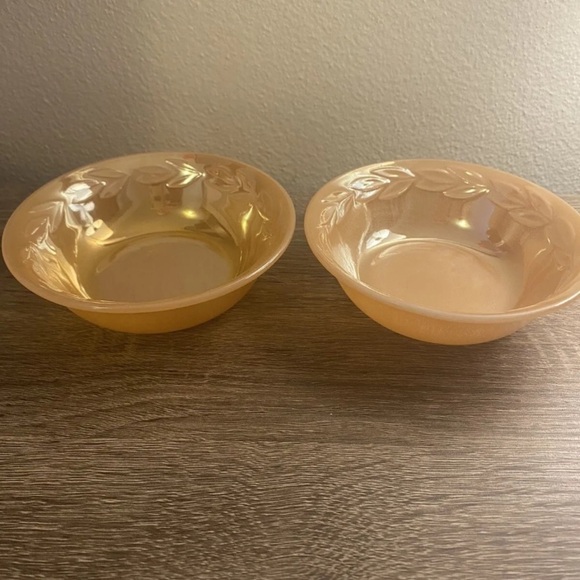 FIRE King Peach Lustre Set of 2 Small Bowls - Picture 6 of 8